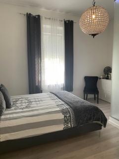 EXECUTIVE DOUBLE ROOM WITH EN-SUITE in GUEST HOUSE RUE TREVIRES R3 - Lussemburgo - 1