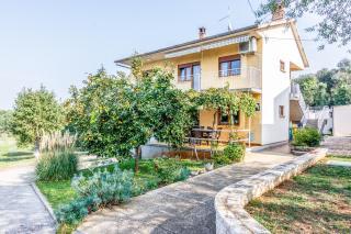 Apartments for families with children Banjole, Pula - 2258 - Pula - 0