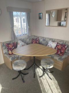 No. 1 Family Caravan at Golden Gate Holiday Centre, Sleeps 6 - Abergele - 4
