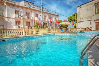 Hotel Pineta - San Menaio - 0