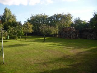 Ferienhaus mit Kamin und idyllischem Garten - 1