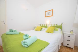 Beach Front Apartment Mirjana - Rogoznica - 4