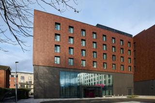 Moxy Chester - 8
