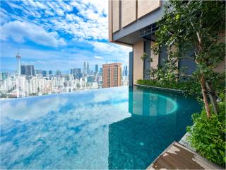 Lucentia Residence BBCC By Bedstay - 1