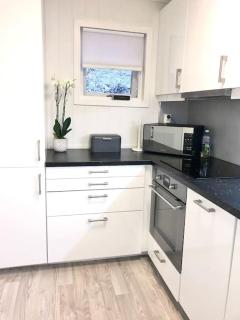 Moderne og sentral leilighet med koselig og privat uteplass! - Hornnes - 5