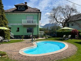 Vila Lesce with heated outdoor pool - Lesce - 0