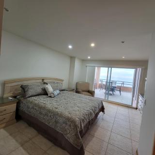 Oceanfront Condominiums with Private Beach Access - Tijuana - 5