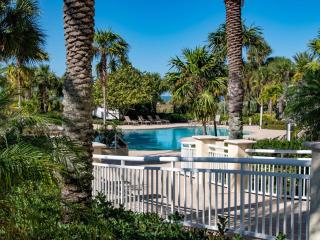 Meridian 1001 - A Spacious Beachfront Condo - 2