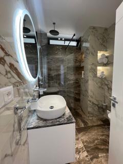 NAVI Apartments - Sarandë - 9