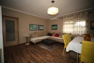 EOS - Tirana - 1