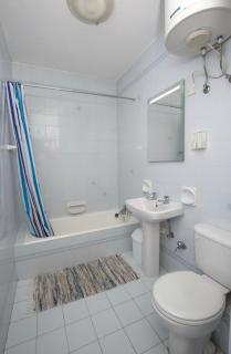 1 Bedrm Apt Seaview Balluta Bay (16) - 3