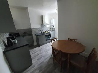 Double Bed Room L2 Burnley - 4