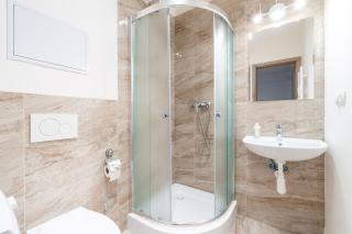 Brand new studio apartment #51 with free secure parking in the center - Prague - 8