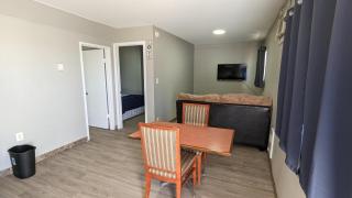 Riverside Motel - Medicine Hat - 2