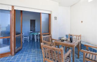 Gorgeous Apartment In Cava D'aliga - 9