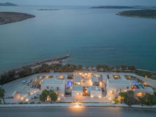 Paros Comfy Suites - Naousa - 9