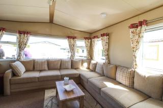 Brilliant 8 Berth Caravan Near Walton-On-The-Naze In Essex - 17023Nm - 3
