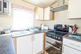 Brilliant 8 Berth Caravan Near Walton-On-The-Naze In Essex - 17023Nm - 2