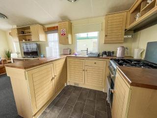 Caravan For Hire At St Osyth Beach Holiday Park In Essex Ref 28107Y - Clacton-on-Sea - 8
