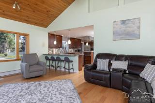 Cedar Retreat; Downtown/trails/Westchester Lagoon - Anchorage - 1