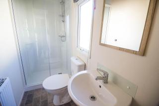 Lovely 6 Berth Caravan Close To The Beach In Suffolk Ref 68030Bs - Lowestoft - 1