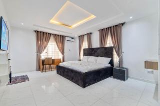 Gorgeous Short-let Apartment Lekki - Lekki - 1