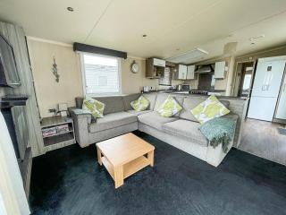 Modern 6 Berth Caravan At St Osyth Beach In Essex Ref 28002Sv - 1