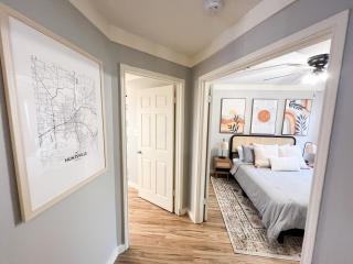 The Cozy Bohemian in Mid-City! - Huntsville - 1