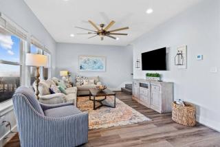 Beachfront oasis! Hot tub, gameroom, double deck!! - 4
