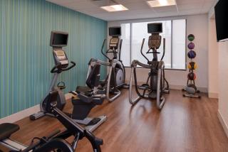Holiday Inn Express Hotel & Suites Indianapolis Dtn-Conv Ctr by IHG - Indianapolis - 3