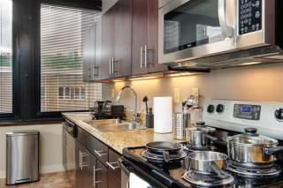 Lavish City Views PRIME LOCATION 24-7 Parking Gym Lounge - Pittsburgh - 1