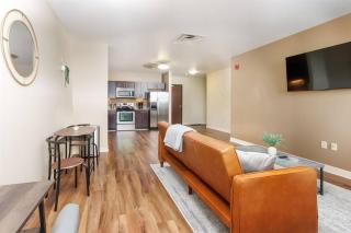 Sprawling Stadium Views WONDERFUL LOCATION 24-7 Parking Gym Lounge - Pittsburgh - 9