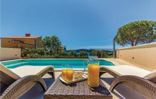 Two-Bedroom Holiday Home In Pomer - Pomer - 4