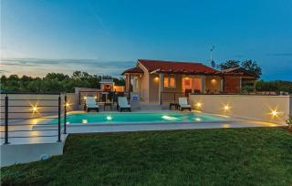 Two-Bedroom Holiday Home In Pomer - Pomer - 9