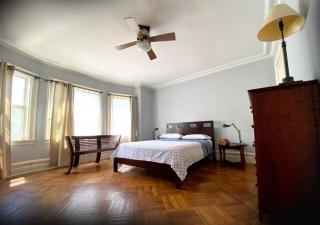 Spacious Bedroom in a Brooklyn House Shared with Host - Brooklyn - 9