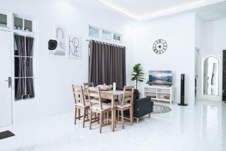 Pilla Villa Purwokerto - Purwokerto - 8