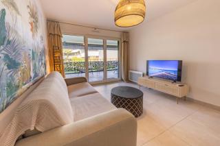 06AH - Superb waterfront T2 - swimming pool - 7