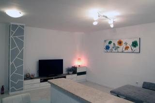 Luxury Flat with Heated Pool & Jacuzzi - 3