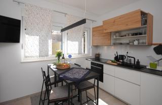 Urban apartment with free parking - 1