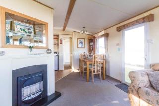 Caravan By The Sea At California Cliffs Holiday Park In Norfolk Ref 50014B - 7