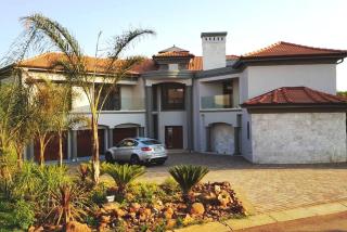 The Villa Luxe Hartbeespoort Spacious Golf & Wildlife Estate - Hartbeespoort - 0