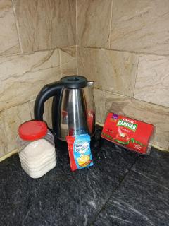 F-10 Comfy 2 Bed drawing Lounge Kitchen smart TV wifi - 4