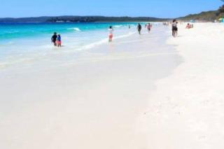 Sea La Vie on Hyams Metres to beach and cafe. - Hyams Beach - 5