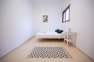 Geula Beach - 3Bedroom Seaside Apartment By Vacay - Tel Aviv - 9