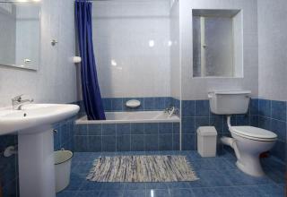 2 Bedrm Apt Seaview Balluta Bay (9) - 3