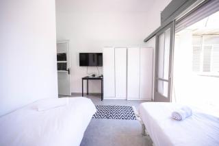 Geula Beach - 3Bedroom Seaside Apartment By Vacay - 2