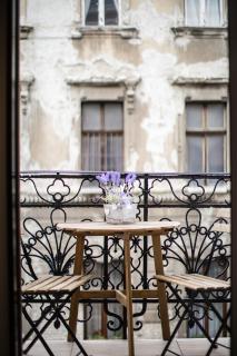 Csengery Deluxe Home with Balcony - Budapest - 5