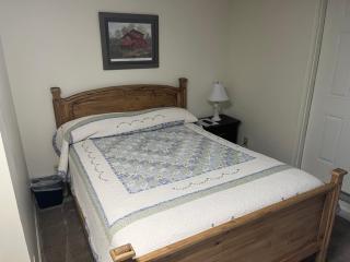 Beautiful Room Just Waiting for You! - Etowah - 8