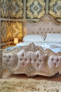 Deluxe 4 or 5 Bed House with Hot Tub, Cinema Room Sleeps 15 - Saffron Walden - 9