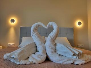 Paradise Hotel & Bar - 3